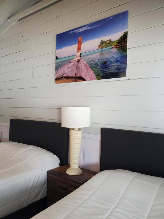 Hollywood Gardens Inn & Suites Екстериор снимка