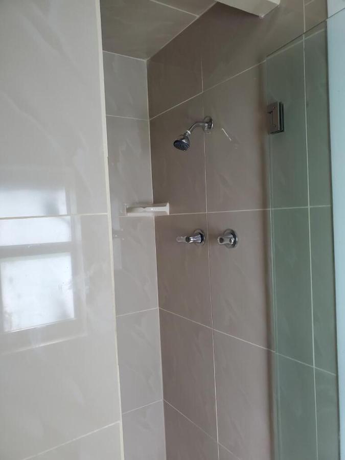 Hollywood Gardens Inn & Suites Екстериор снимка